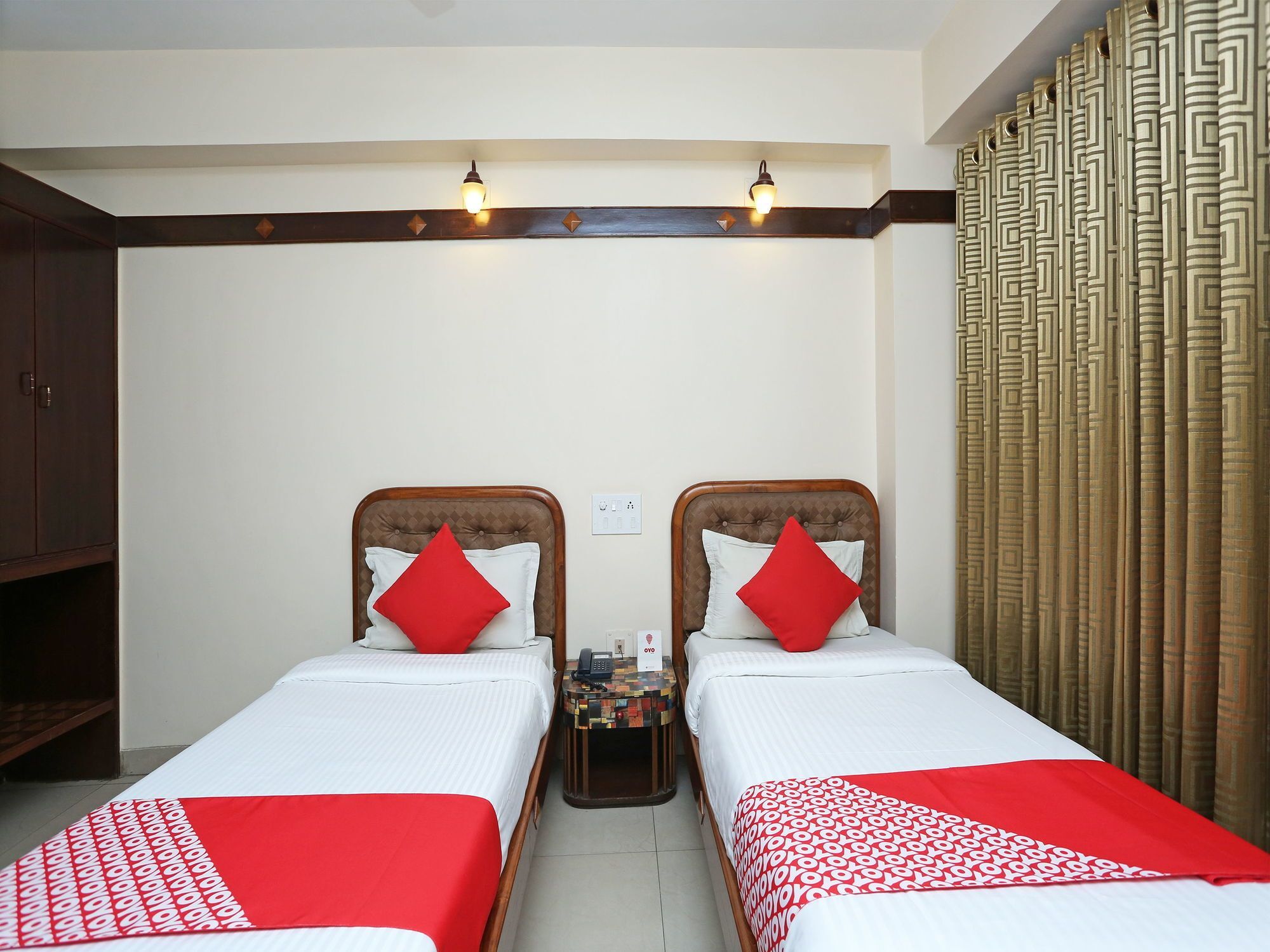 Hotel Amrit Regency Guwahati Buitenkant foto
