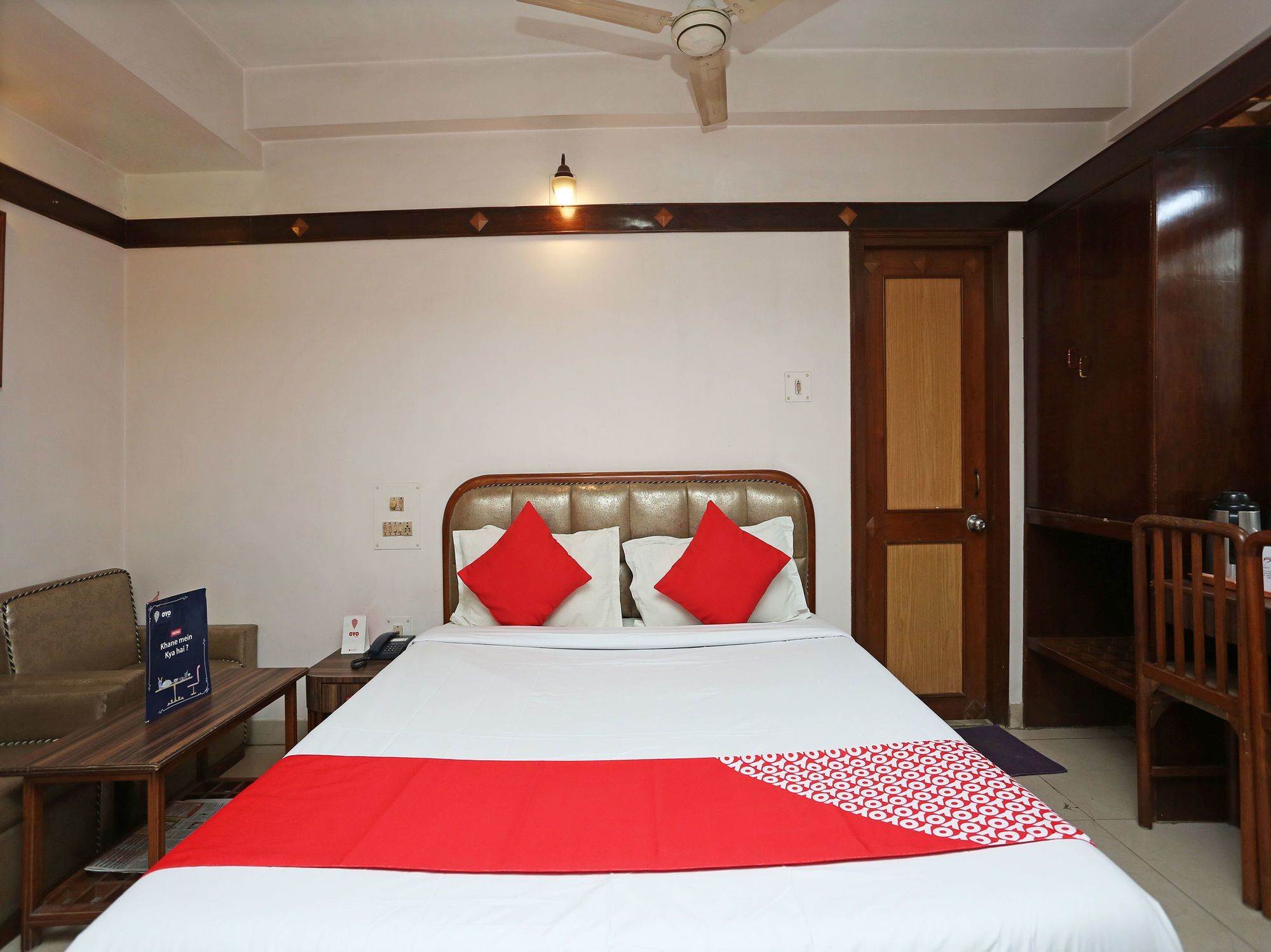 Hotel Amrit Regency Guwahati Buitenkant foto