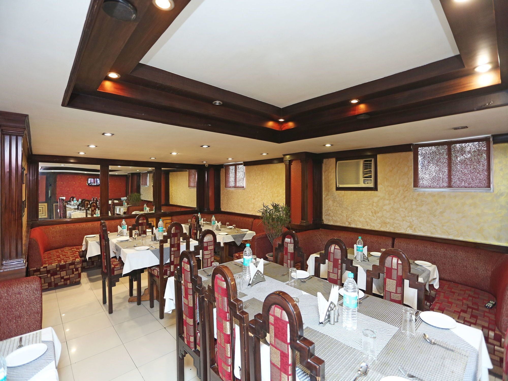 Hotel Amrit Regency Guwahati Buitenkant foto