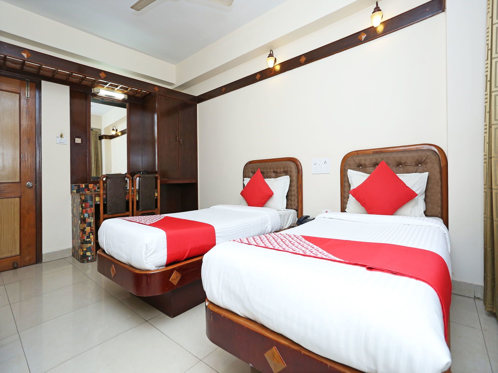 Hotel Amrit Regency Guwahati Buitenkant foto